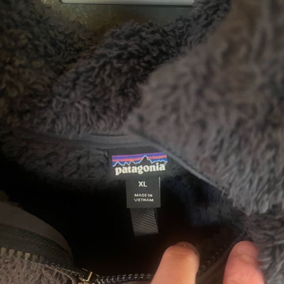 Women’s Patagonia 3/4 zip Sweater - Picture 3 of 4